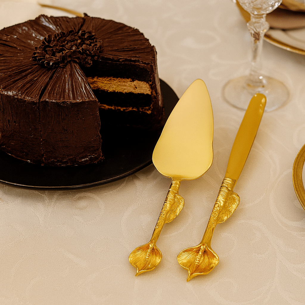 Fancy Cake Lifter & Knife Golden