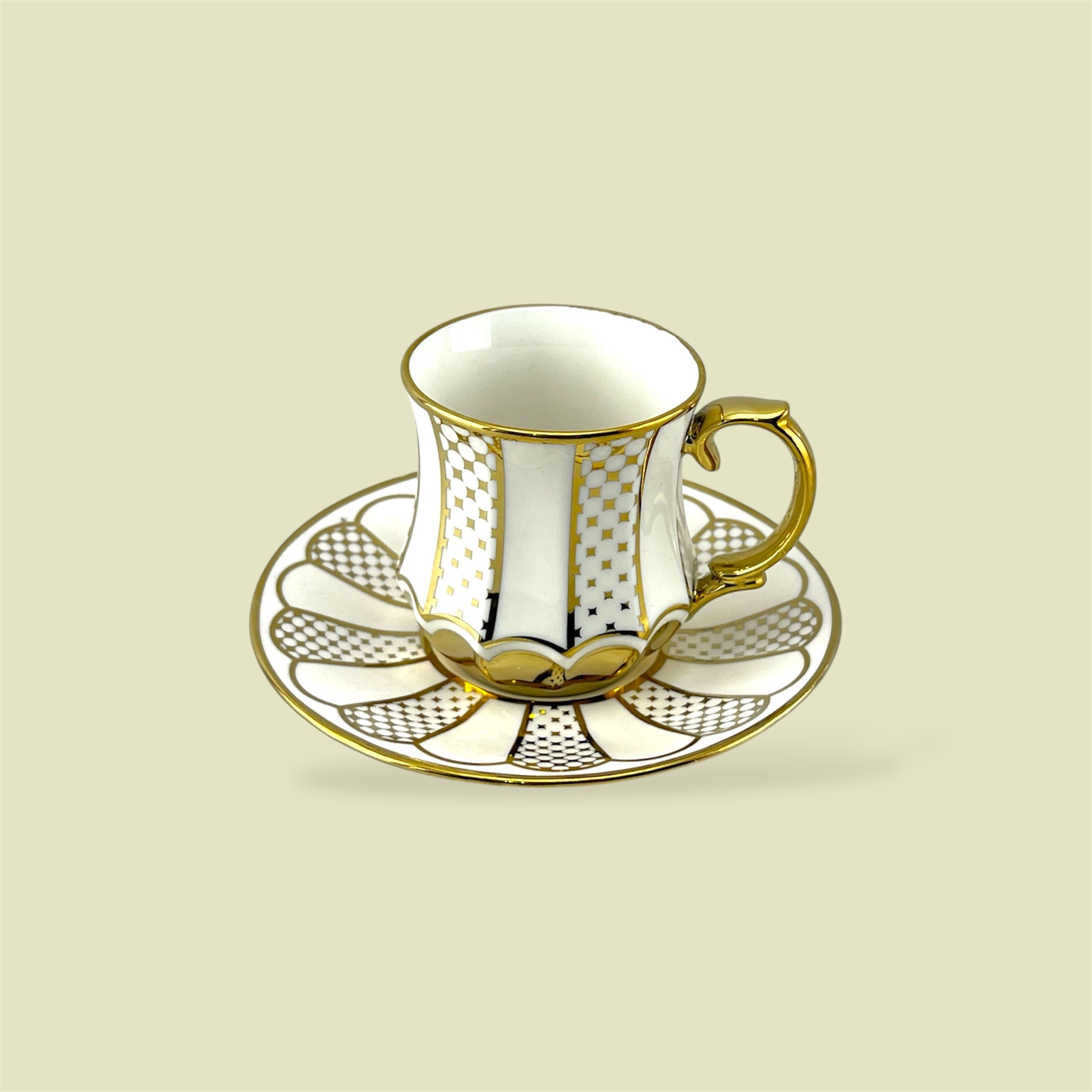 Royal 6-Piece Cup & Saucer Set With Gift Box