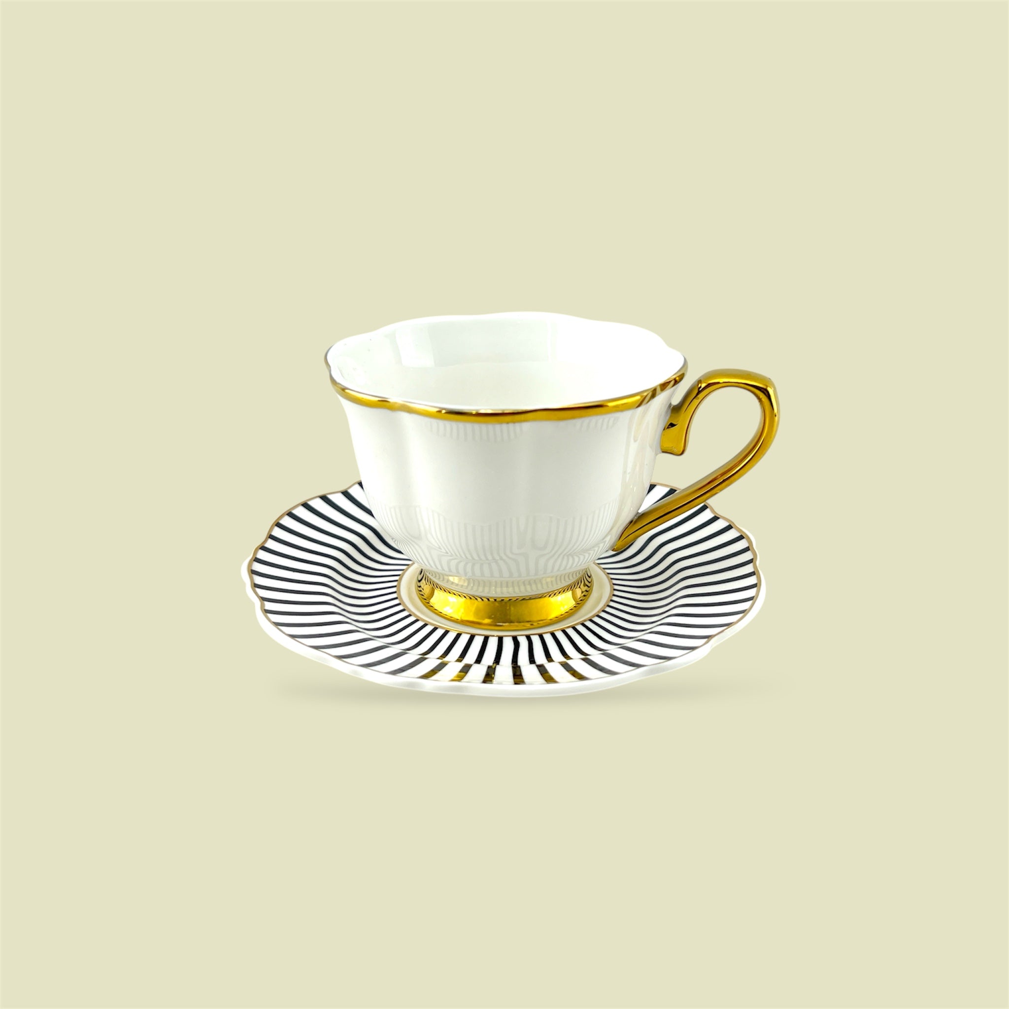 Royal 6-Piece Cup & Saucer Set With Gift Box