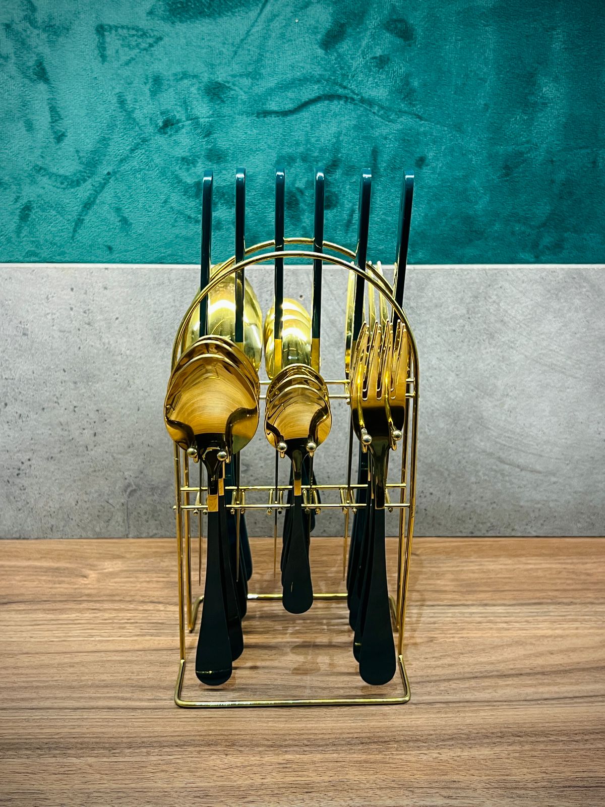 Falari 24-Piece Cutlery Set Dark Green & Golden