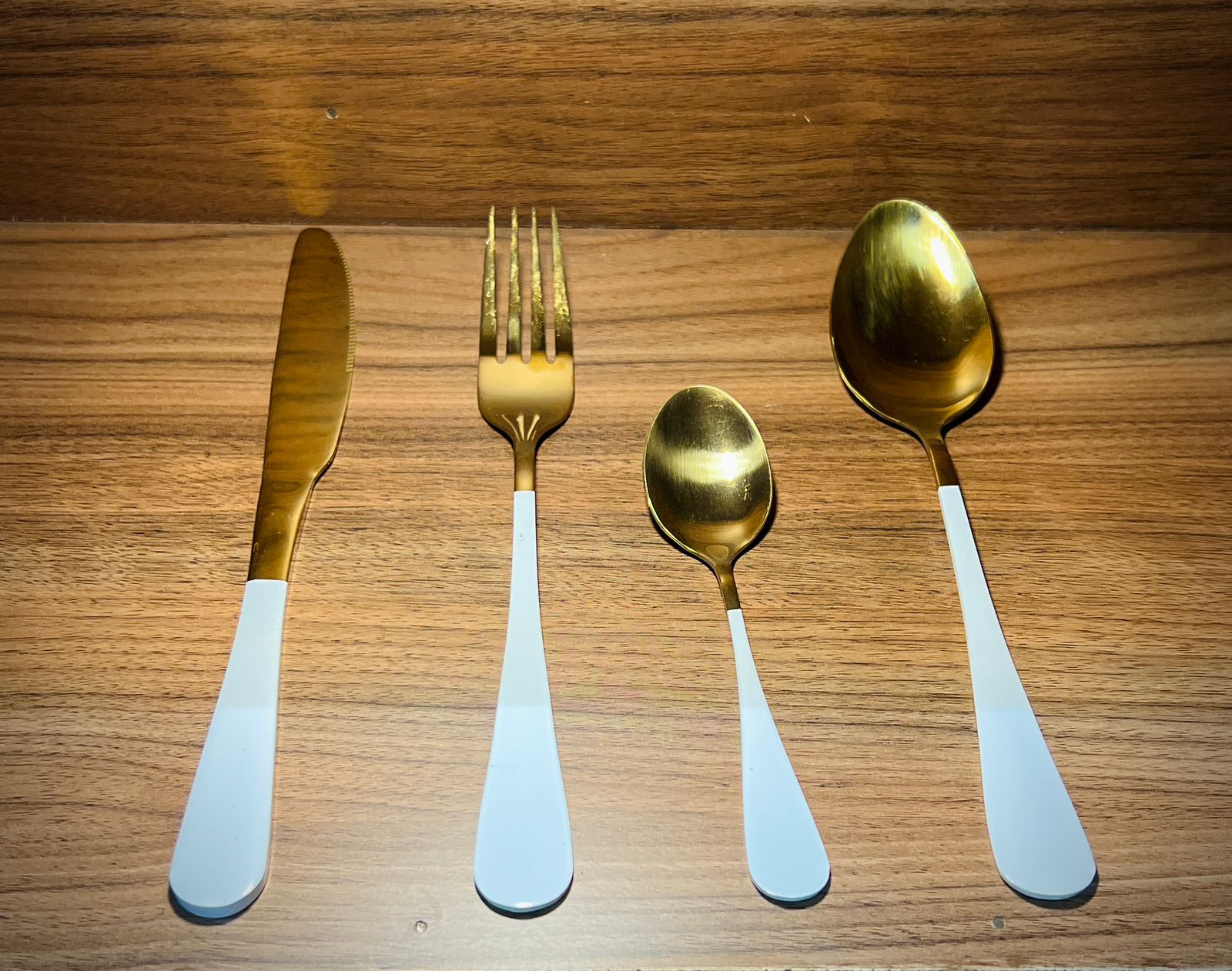 Falari 24-Piece Cutlery Set White & Golden