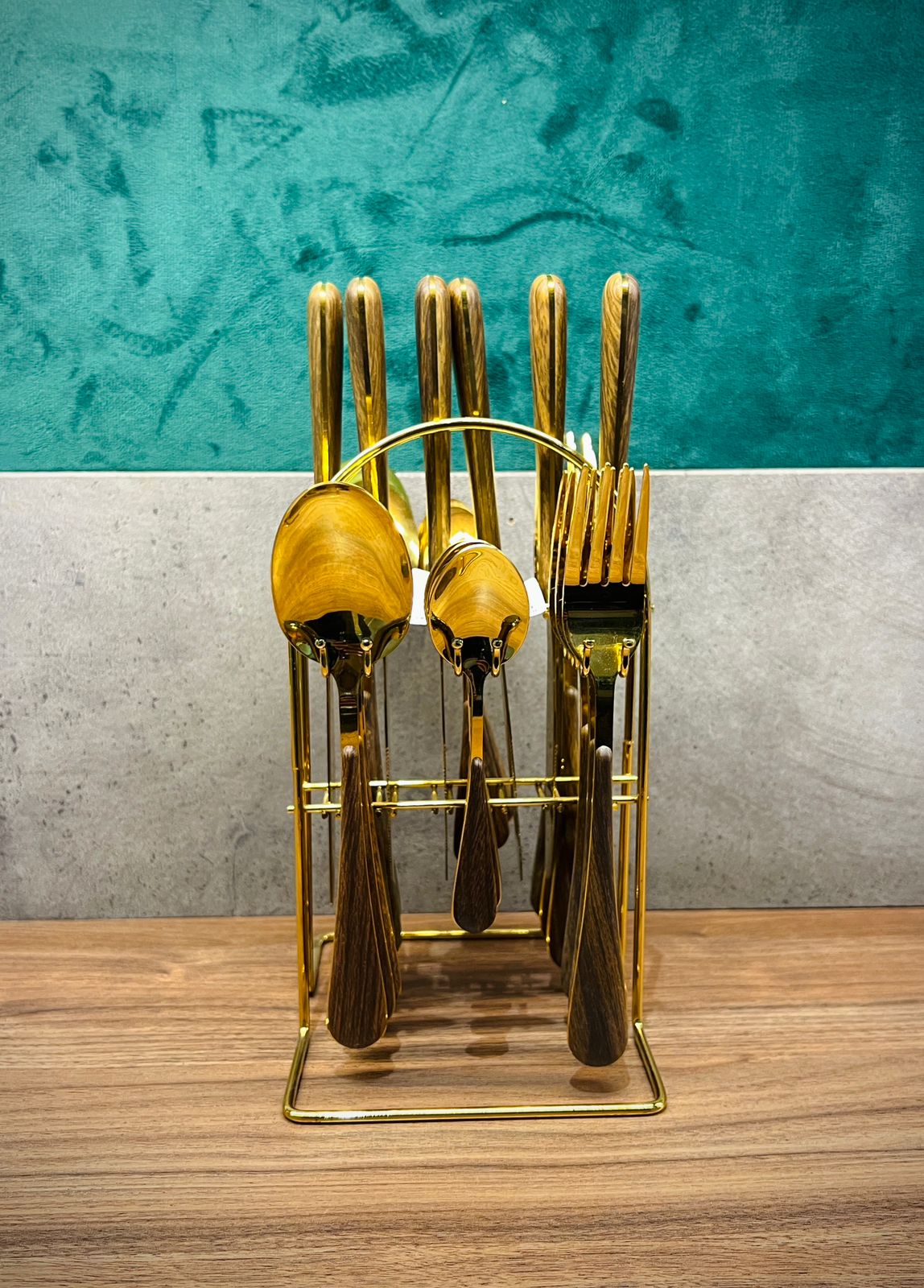 Falari 24-Piece Cutlery Set Wood & Golden