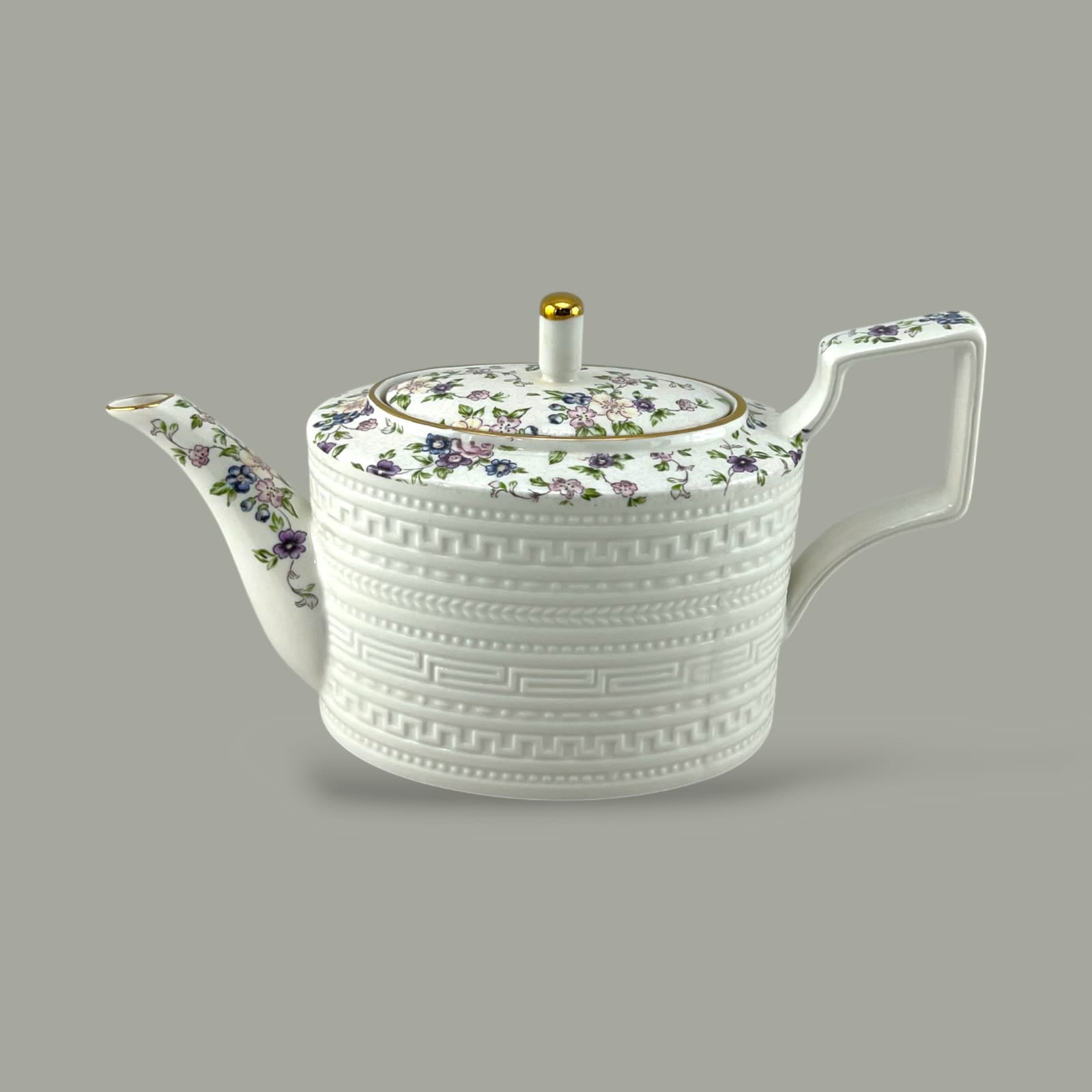 Royal Venice 24-Piece Bone China Tea Set
