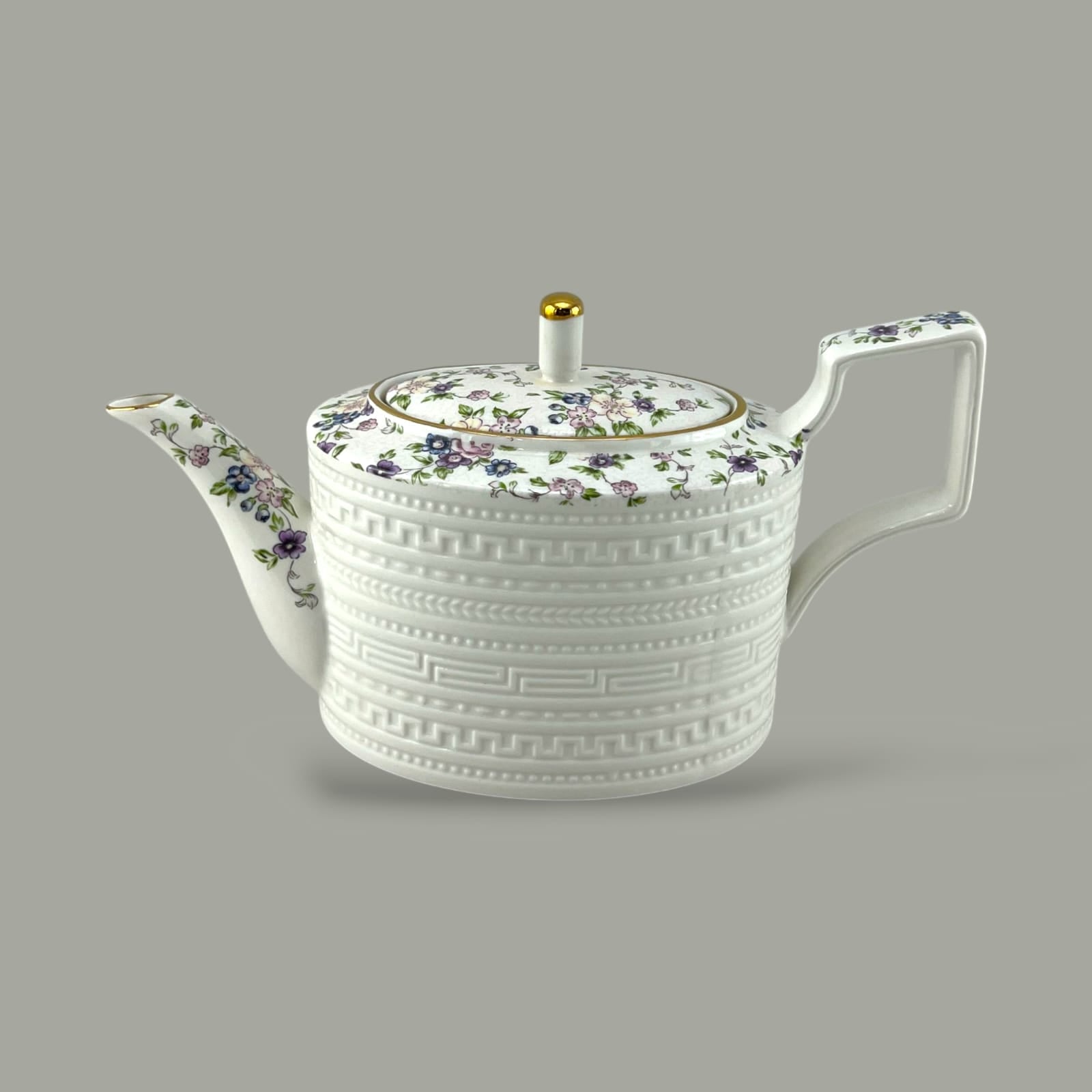 Royal Venice 24-Piece Bone China Tea Set Kaka Bawa Sons