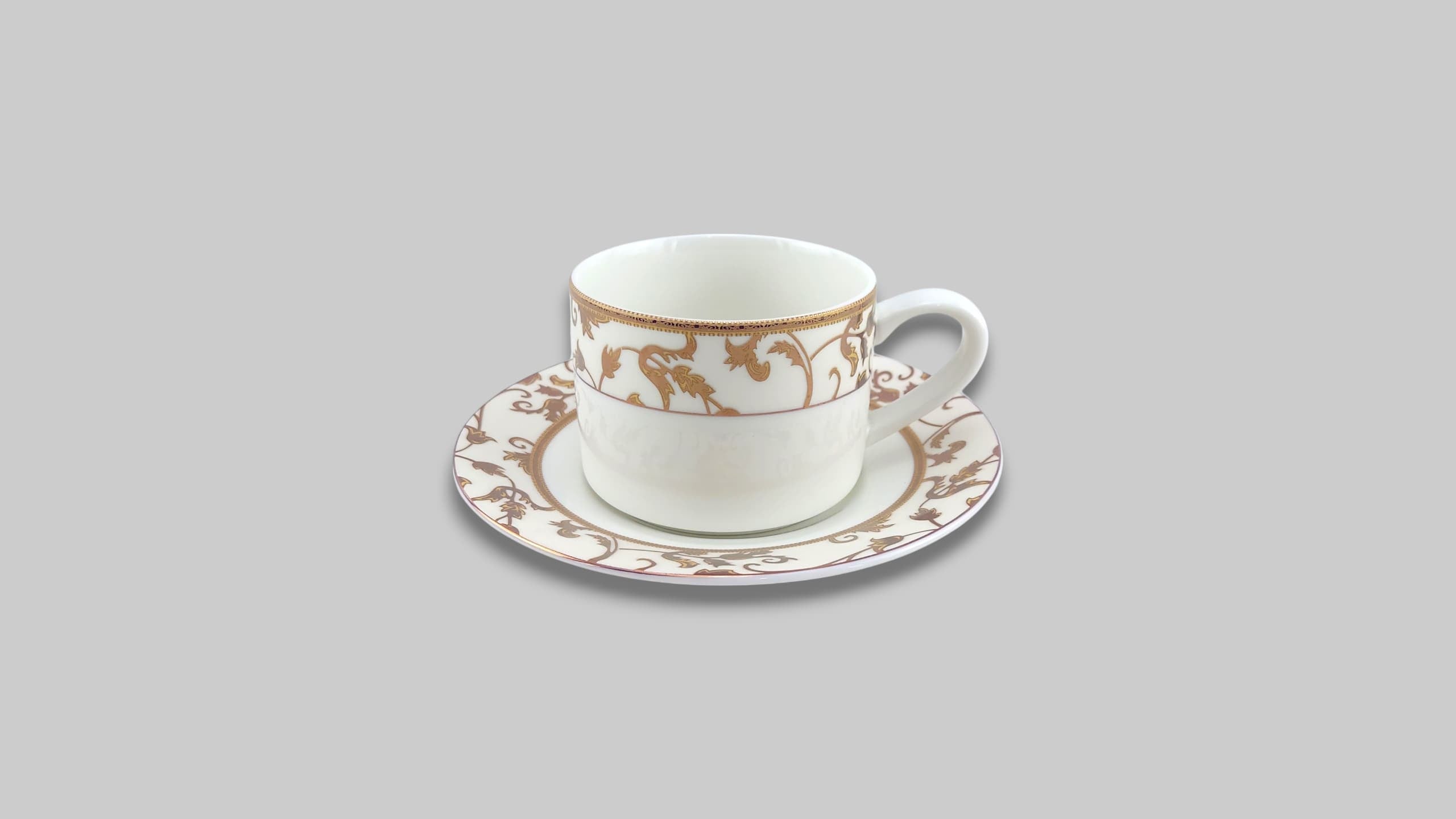 Royale Cups & Saucer 6-Pieces Set