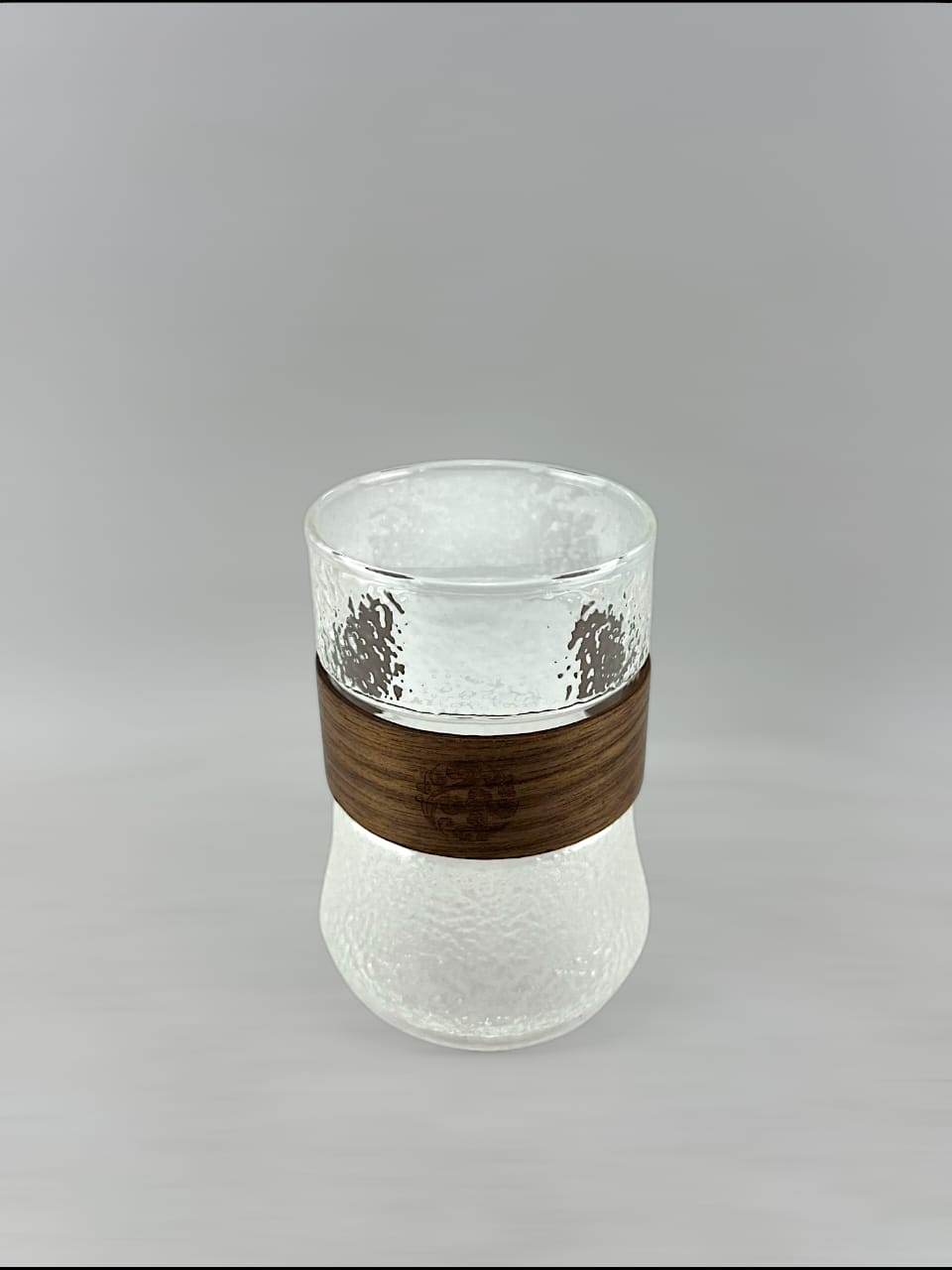 D.W.M GLASS (RING-WOOD) (02-10)