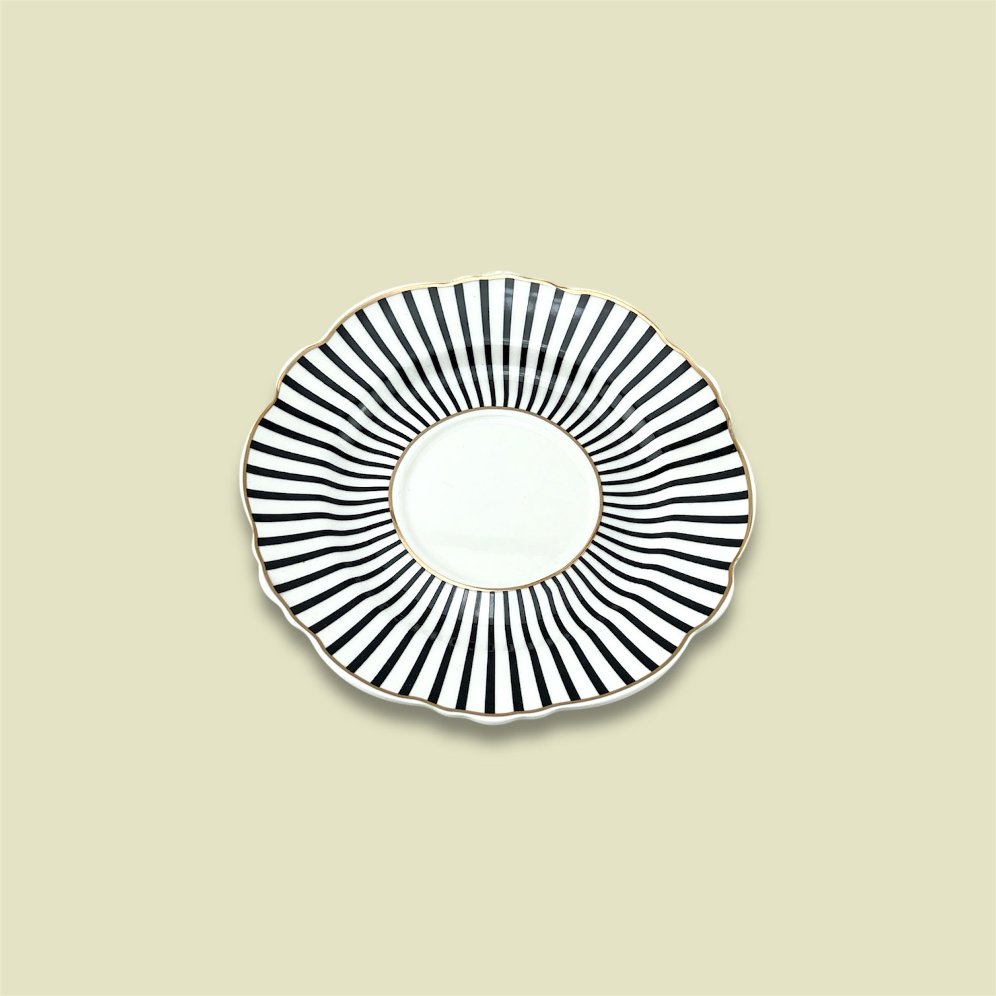 Royal 6-Piece Cup & Saucer Set With Gift Box