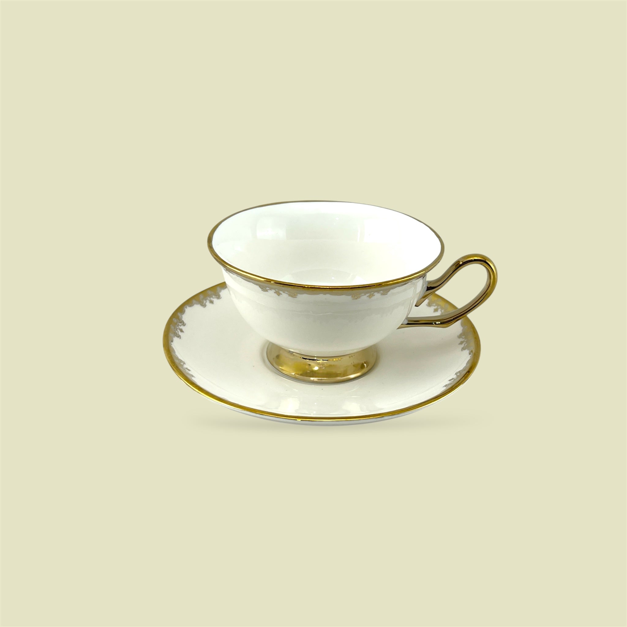 Royal 6-Piece Cup & Saucer Set With Gift Box