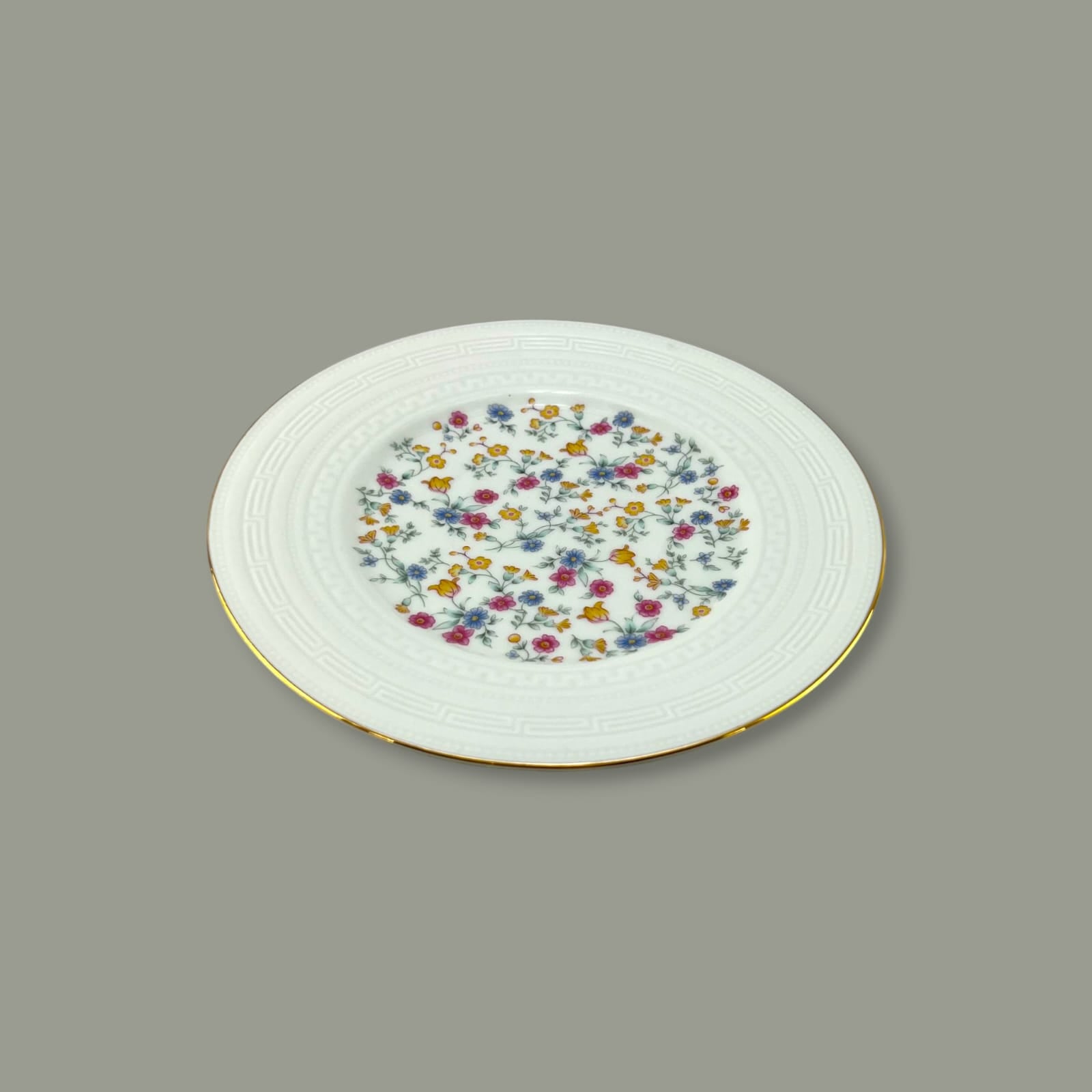 Royal Venice 24-Piece Bone China Tea Set