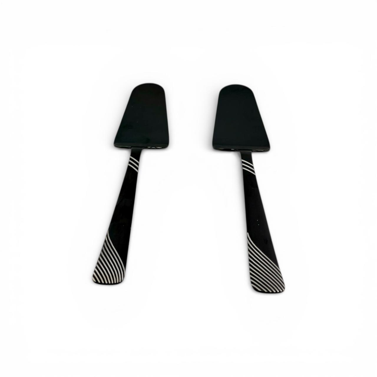 2-Piece Black Cake Lifter
